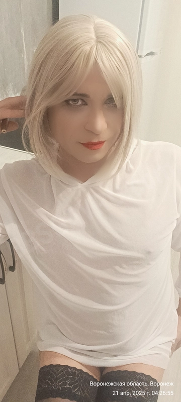 Julia364645877