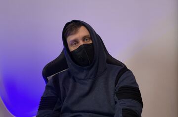 Артём